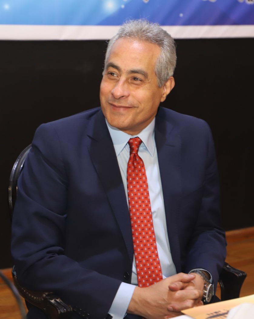 وزير القوى العامله 